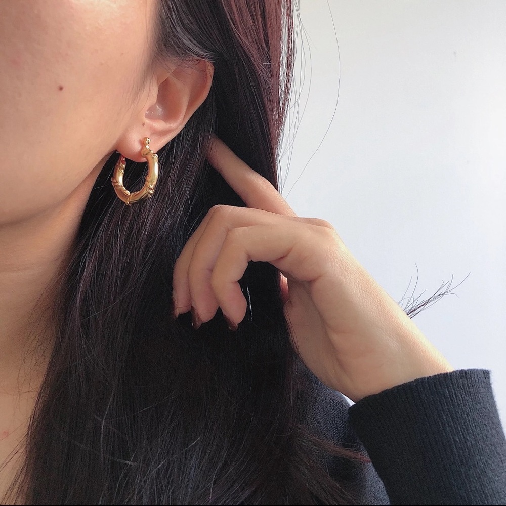 18K Gold Twist Hoop Earrings, Gold Hoop Earrings, Circle Earring , Hoop Earrings - Picture 3 of 4